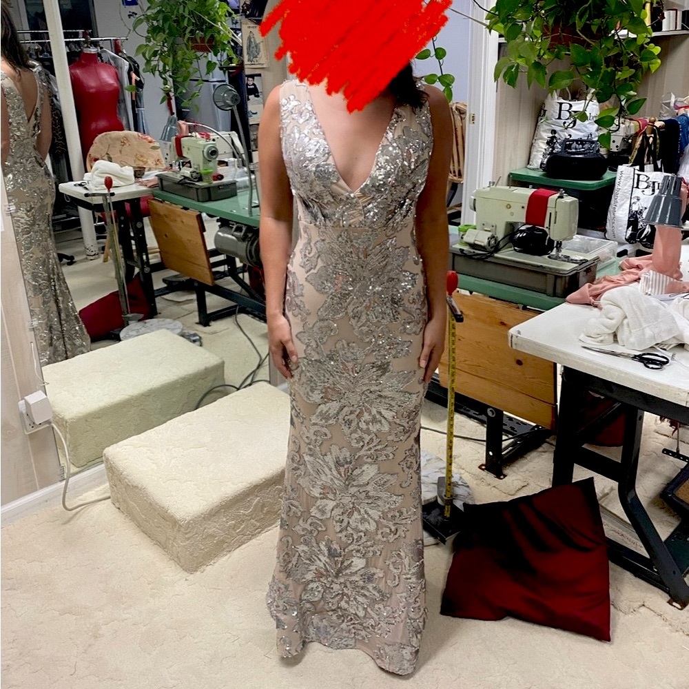JOVANI Sequined Plunging V-Neck Evening Gown